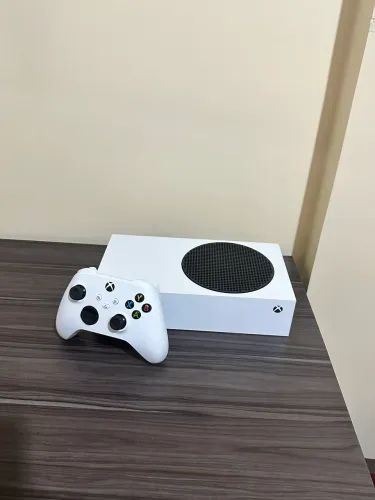 Xbox Series S Seminovo (comprado a menos de um ano )