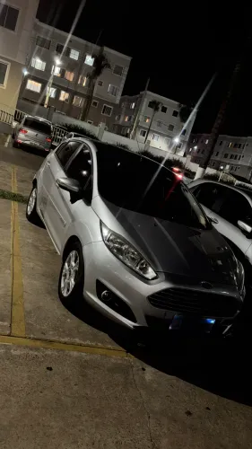 Ford Fiesta 1.6 16V Flex Aut. 5P 2015