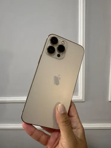 iPhone 13 Pro Max Dourado estado de novo