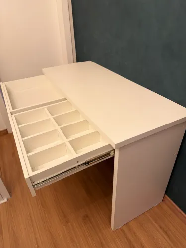 Mesa de penteadeira/Escritório em MDF Branco - 120 x 50 cm com 2 Gavetas