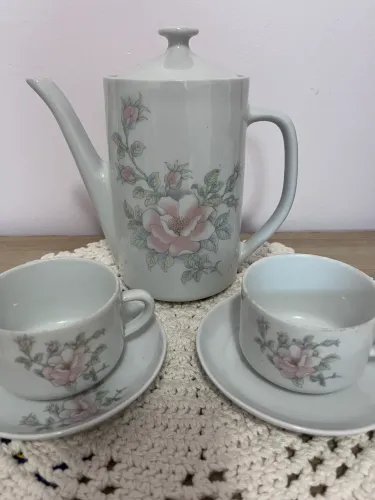 Porcelana pozzani antiga