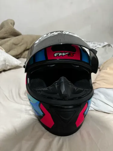 Capacete