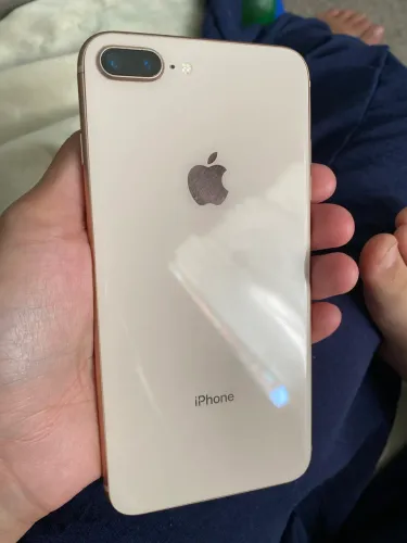 iPhone 8plus , 100% original somente a PELÍCULA trincada