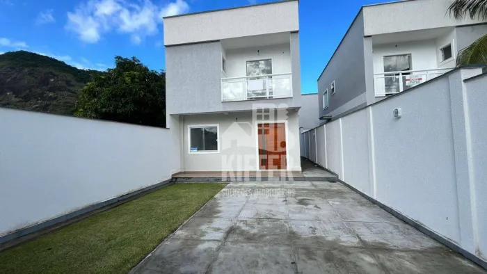 Casa com 3 quartos sendo uma suite com sacada à venda por R$ 850.000 - Itaipu - Niterói/RJ