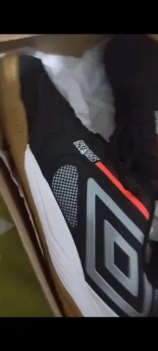 Umbro pro 5 bump tamanho 39. Semi novo