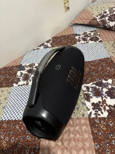 Vendo uma JBL bombox 3 original