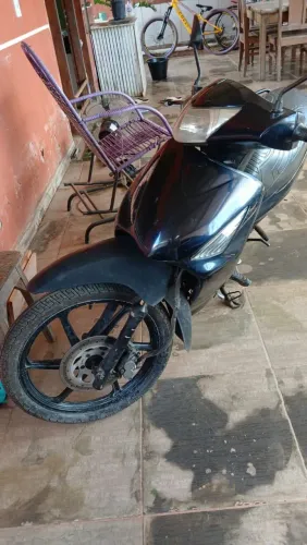 Vende-se uma biz completo ano 2010