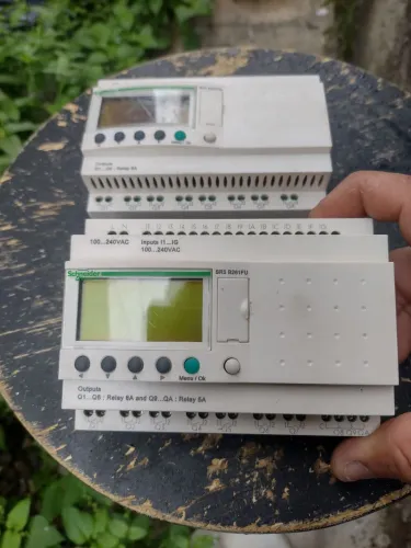 CLP SCHNEIDER ZELIO SR3 100 a 220 volts