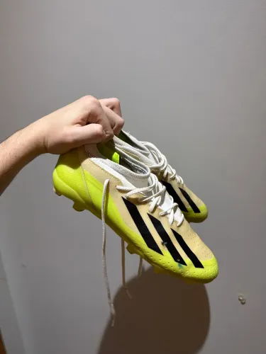 Chuteira Adidas