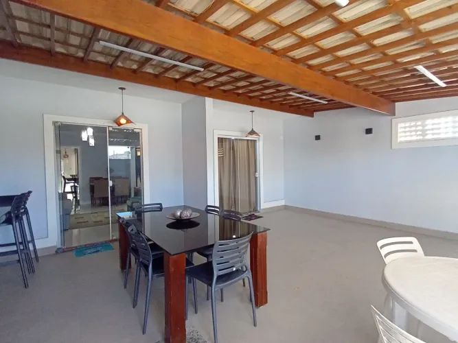 CASA LINEAR REFORMADA 2 QUARTOS 3 VAGAS RIO DAS OSTRAS