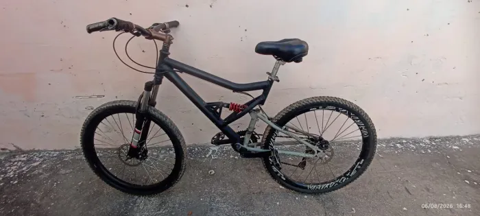 Vendo bike aro 26 de Alumínio