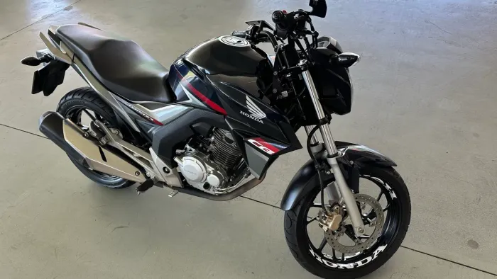 CB 250 Twister baixo km