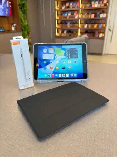 iPad 9 64GB com Pencil e Capas - Lindo, todo original - Até 18x