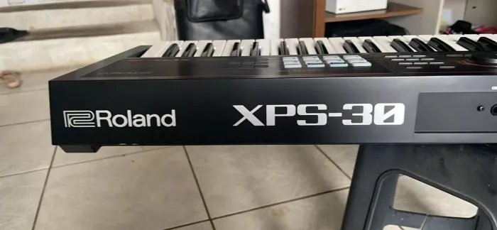 teclado Roland xp 30