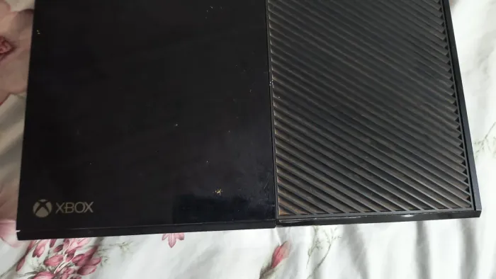 XBOX ONE - Em ótimo estado e funcionando perfeitamente.