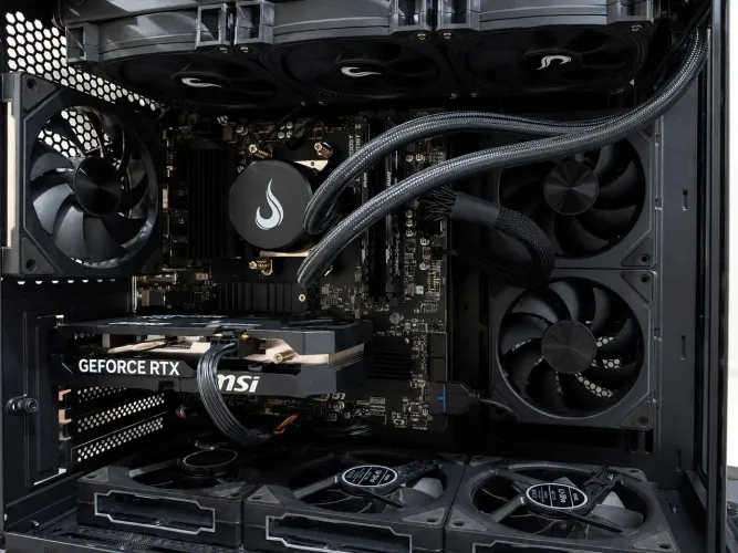 PC Gamer Ryzen 7 5700X RTX 5060