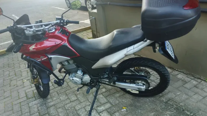 XRE 300- 2014- BEM CONSERVADA