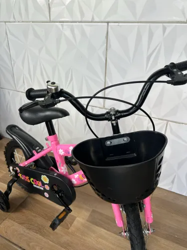 Bicicleta da Barbie toda de inox