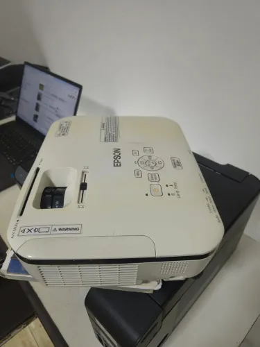 Projetor x14 3000 lumens Epson