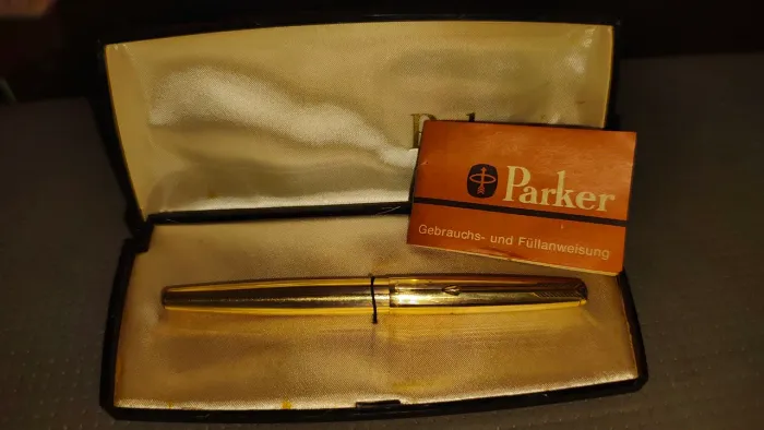 Parker 61 folheada em ouro 14K com estojo