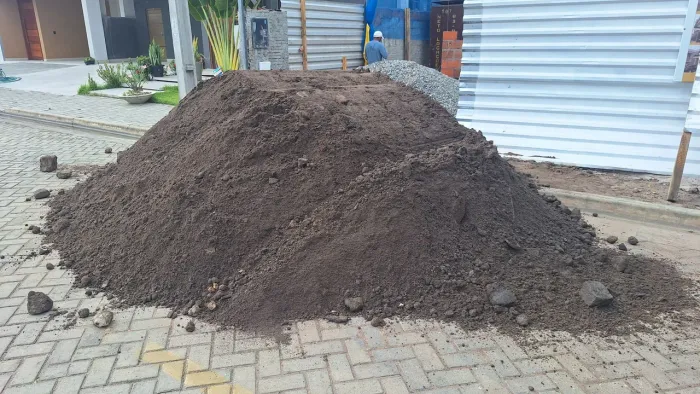 Aterro com 12 m³