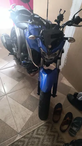 Vende-se uma moto Yamaha fazer 250