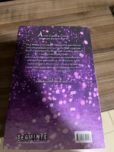 Livro A Coroa- da coleção A Seleção