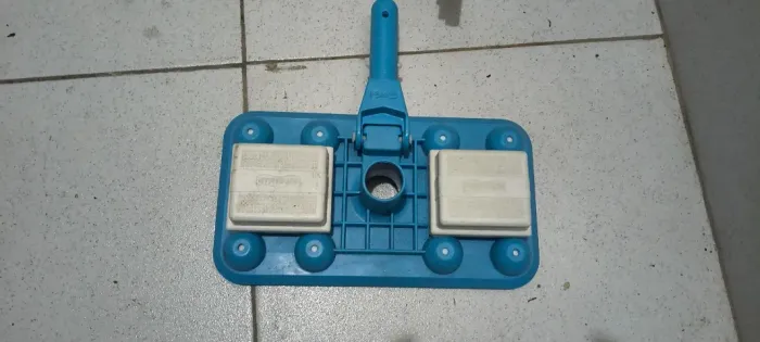Aspirador Manual Piscina Esfera Sodramar 8 Rodas