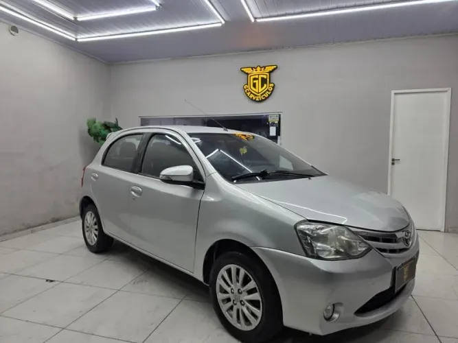 Toyota Etios Cross 1.5 Flex 16V 5P Mec. 2015