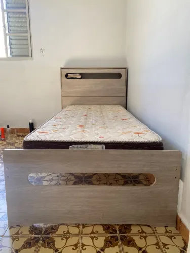 Cama de solteiro Com baú embutido