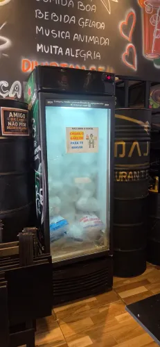 Cervejeira de alta qualidade 569 litros chega até -18 C°