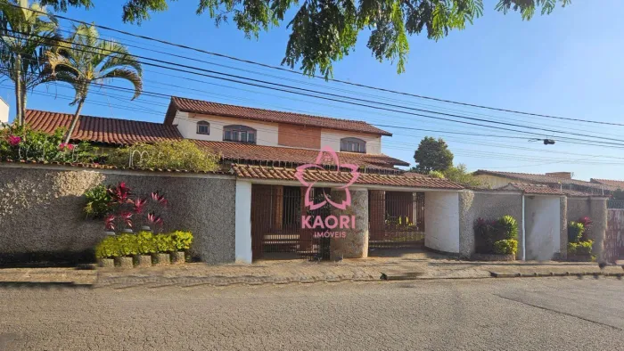 Casa com 3 suítes mais edicula, terreno de 900m, para venda ou aluguel - Jardim Maria do C