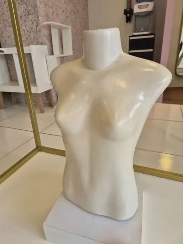 Vendo manequim para blusa 
