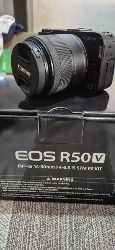 Kit Canon R50v