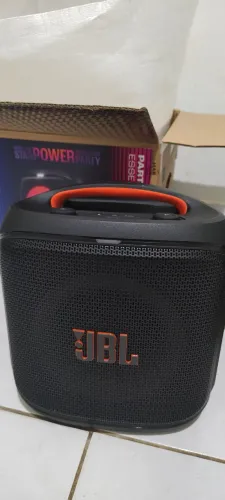 Vendo uma Caixa Partybox Essencial 2 JBL original