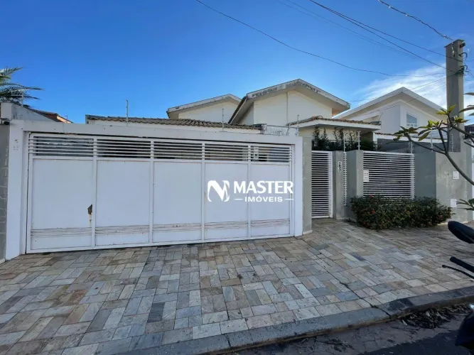 Casa com 3 dormitórios para alugar, 267 m² por R$ 6.000,00/mês - Jardim Maria Izabel - Mar