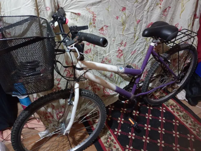 Bicicleta pouco usada