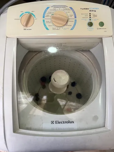 Máquina de lavar 9kg Eletrolux