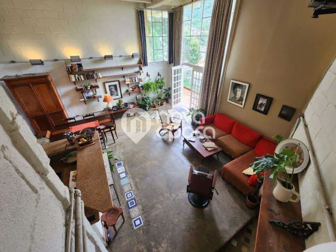 Cosme Velho | Casa 8 quartos, sendo 3 suites