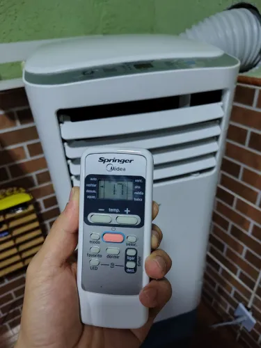 Ar-condicionado portátil 12.000 BTUs Midea