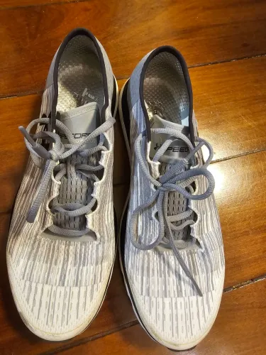 Tênis Underarmour masculino pouco usado tamanho 44