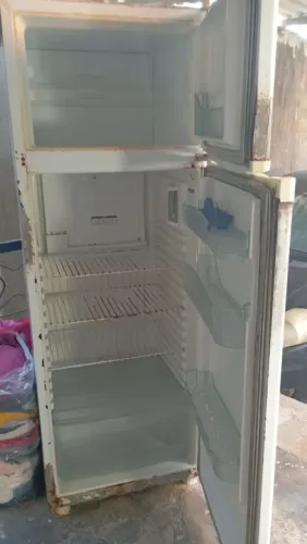 Geladeira funcionando tudo 