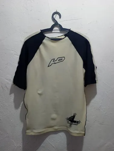 Camisa M da HD de surf em perfeito estado