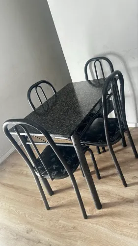 Mesa 4 cadeiras