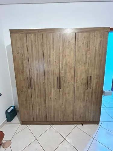 Vendo guarda roupa usado ! Em ótimo estado , ENTREGA E MONTAGEM GRÁTIS 