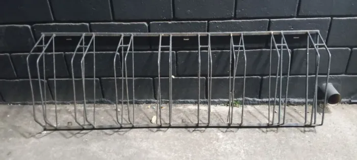 Suporte de chão para 8 bikes