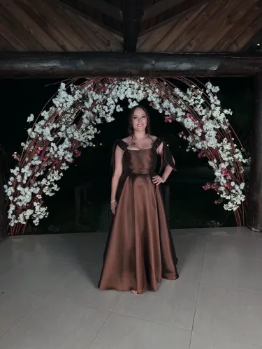 Vestido de festa marrom