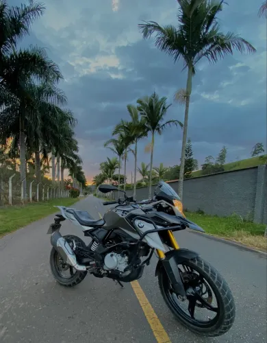 Vendo ou troco em moto esportiva ou moto de menor valor com volta pra mim