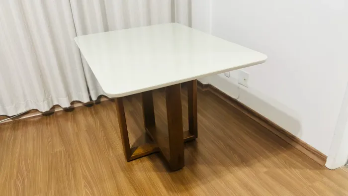 Conjunto de mesa de jantar com 4 cadeiras