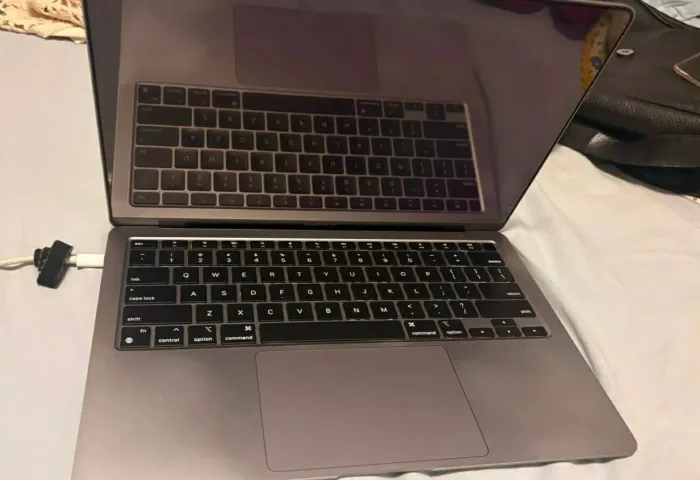 Macbook Air M1 13" (Tela ñ liga)